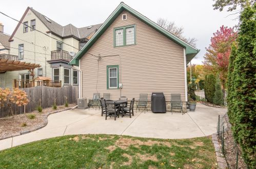 2905 Hackett Ave, Milwaukee WI 53211-3442 exterior