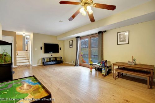 46 Brookside Rd, Edison NJ 08817-4618 exterior