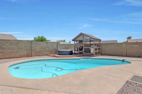 18811 12th Ave, Phoenix AZ  85027-5514 exterior