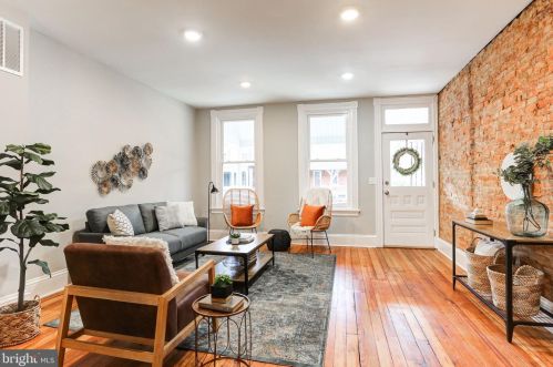 806 Shippen St, Lancaster, PA 17602-2036