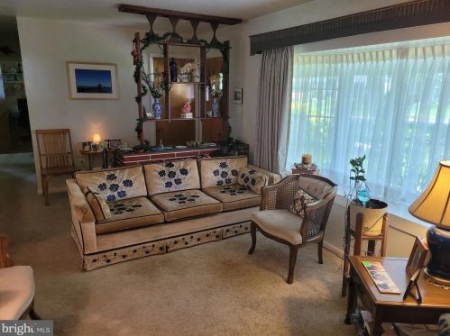 987 Hermosa Ave, Lancaster PA 17601-1526 exterior