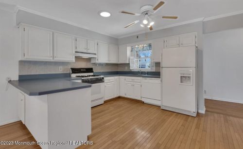 309 Eastham Rd, Point Pleasant Beach NJ 08742-2013 exterior