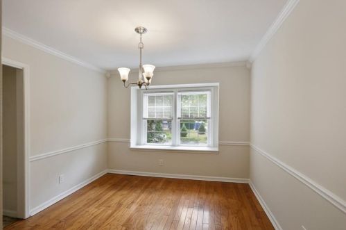 176 Amherst Pl, Atlanta, GA 30327-4081