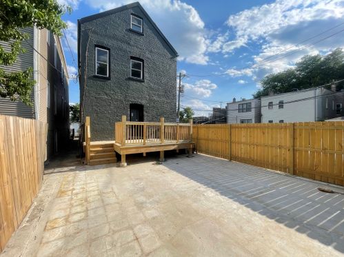 1624 Peterson Ave, Chicago IL  60660-2417 exterior