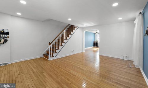 1024 Knorr St, Philadelphia PA 19111-4932 exterior