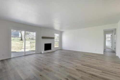 2522 Chaparral Trl, Austin TX  78744-3614 exterior