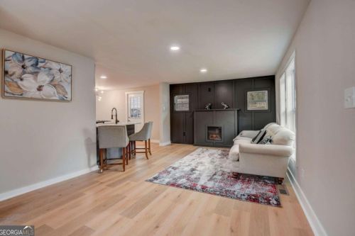 155 Hemphill School Rd, Atlanta GA  30331-1621 exterior