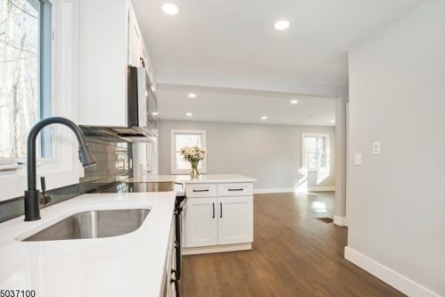 67 Shawnee Trl, Wharton NJ  07885-2925 exterior