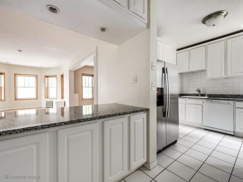 531 Addison St, Chicago IL  60613-4701 exterior