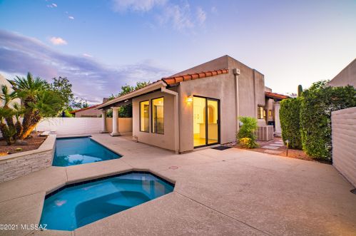 5860 Bright Star Dr, Tucson AZ  85718-3429 exterior