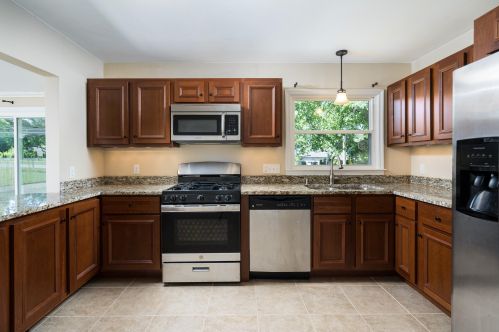 219 Daphne Rd, Milwaukee WI 53209-3346 exterior