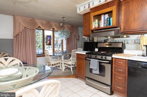 1110 Gregg St, Philadelphia PA 19115-4283 exterior