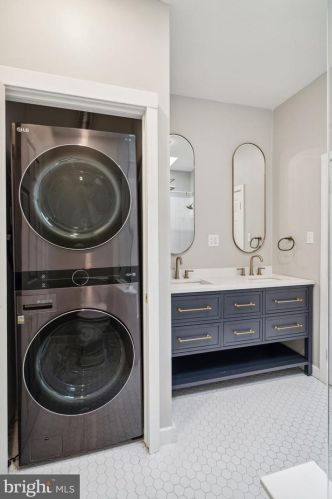 1228 Mckean St, Philadelphia PA  19148-2208 exterior