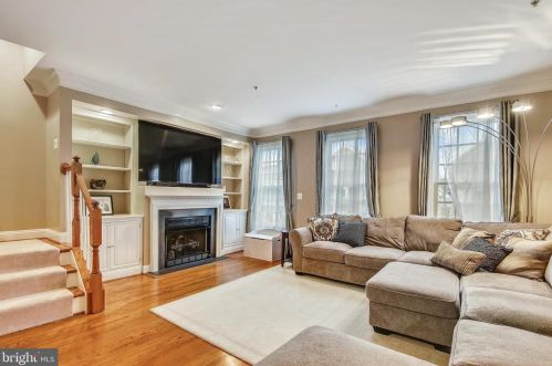 337 Fayette St, Alexandria VA 22314-2201 exterior