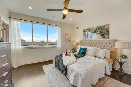 662 13 St, Philadelphia PA 19123-0024 exterior