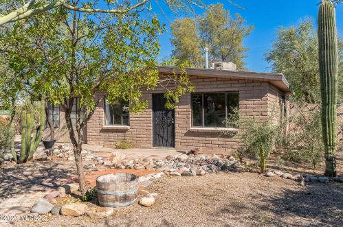 3755 Hampton St, Tucson, AZ 85716-2917
