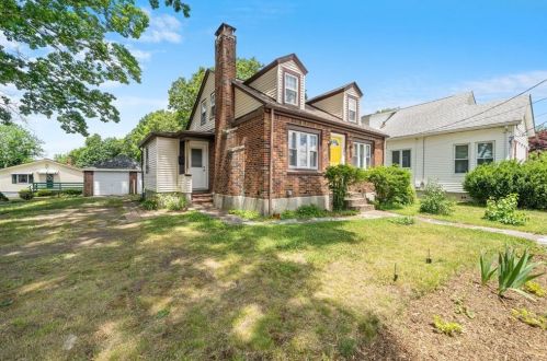 268 Morin St, Woonsocket RI  02895-2333 exterior