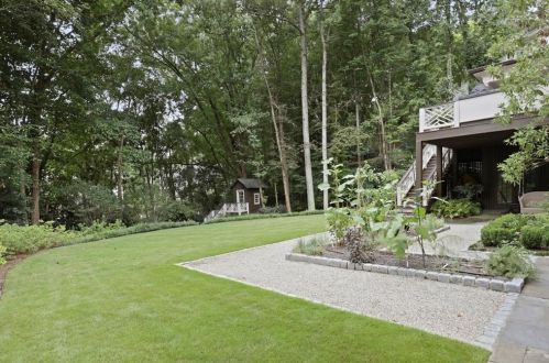 2817 Dover Rd, Atlanta GA 30327-1209 exterior