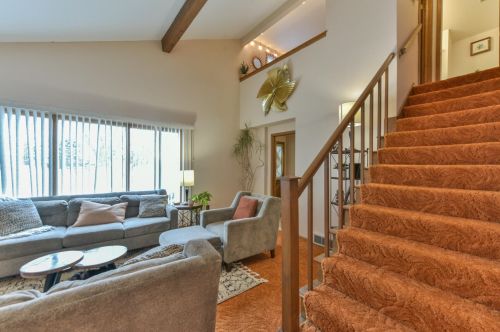 1811 Holmes Ct, Milwaukee WI 53221-3546 exterior