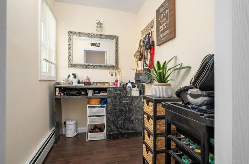 24 Fruit Hl, Providence RI 02911-2823 exterior