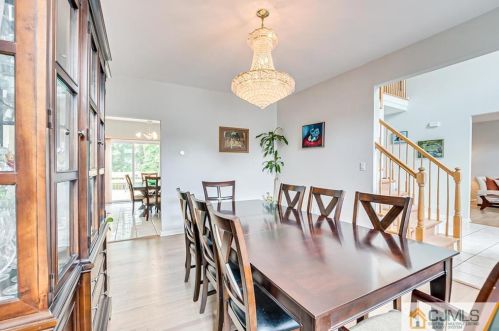 16 Sonia Ct, Edison NJ 08820-4443 exterior