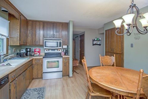 3514 Gln Oaks Ave, Saint Paul MN 55110-5661 exterior