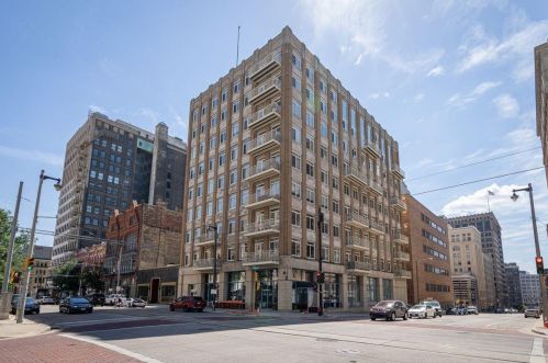 741 Milwaukee St, Milwaukee WI  53202-4403 exterior