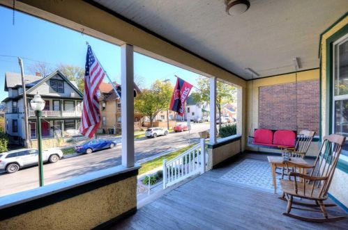 26 Hancock St, Madison, WI 53703-2802