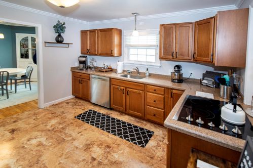 4758 Hollywood Ave, Milwaukee WI 53211-1037 exterior