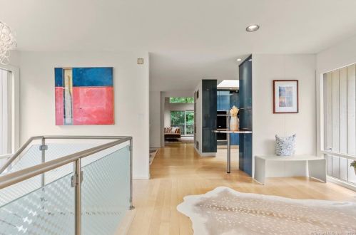 10 Hockanum Rd, Westport CT 06880-2121 exterior