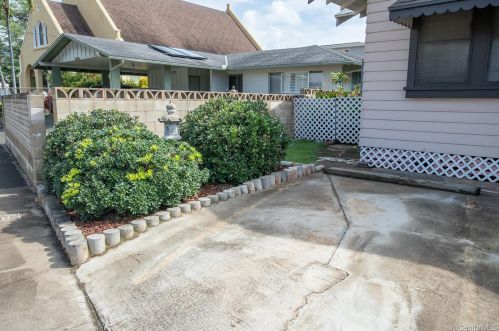 1347 Palolo Ave, Honolulu HI 96816-2528 exterior