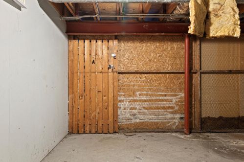 6041 Port Ave, Milwaukee WI  53223-4124 exterior