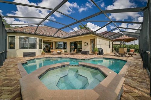 10130 Biscayne Bay Ln, Naples FL 34120-3754 exterior