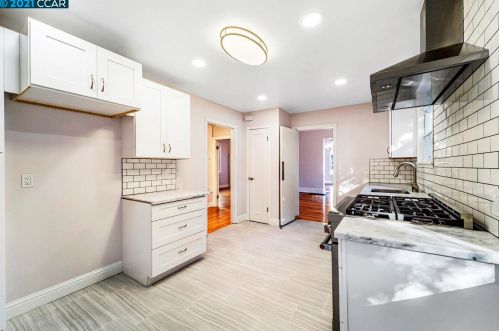 2584 Martin Luther King Jr Way, Berkeley CA 94704-2618 exterior