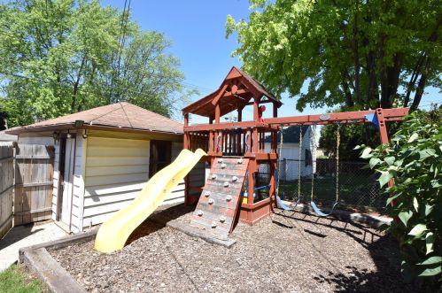 3009 77 St, Milwaukee WI 53222-5018 exterior