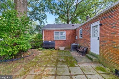 7902 Ashton St, Alexandria VA 22309-1341 exterior