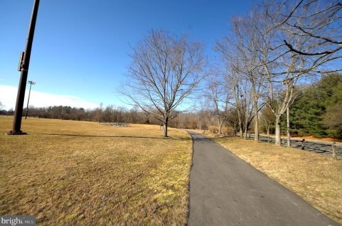 25 Jasmine Ct, Trenton NJ 08648-4808 exterior