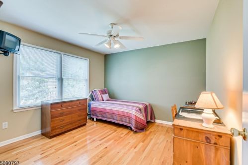 57 Francis St, Iselin NJ 08830-1121 exterior