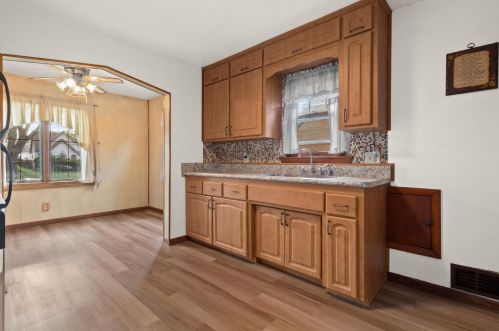 4249 1 Pl, Milwaukee WI 53207-3233 exterior