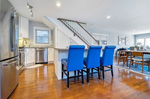 4310 Bernard St, Chicago IL 60618-1109 exterior