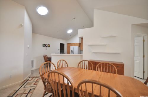 2073 Jordan Villa Dr, Taylorsville UT exterior