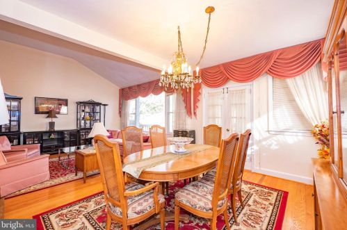 8921 2 Ave, Silver Spring MD 20910-2149 exterior