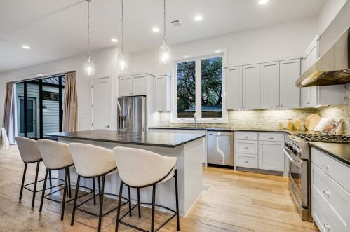 4105 Burnet Rd, Austin TX exterior