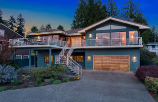 12738 7th Ave, Seattle WA  98177-4232 exterior