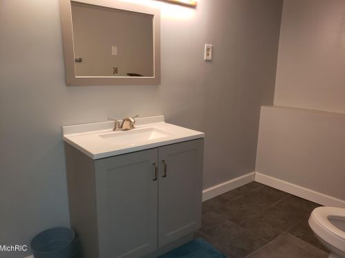 1502 Porter Rd, Meskegon MI 49441-5766 exterior