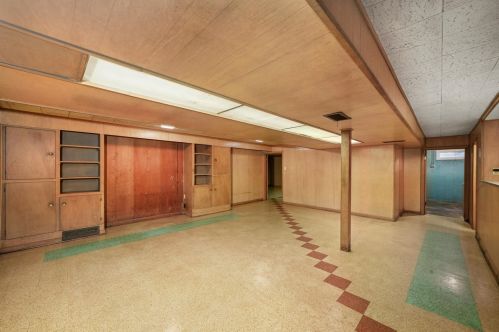 500 Berwick Blvd, Waukegan IL 60085-3410 exterior