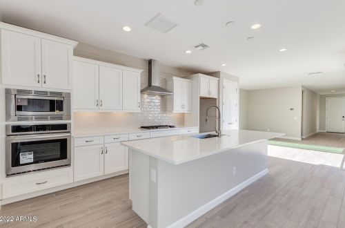 24208 21st Pl, Phoenix AZ  85024-8142 exterior