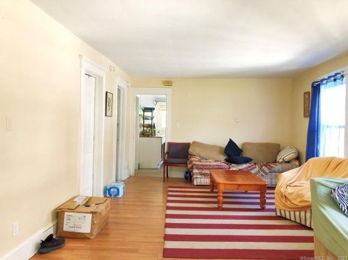 59 Berry St, Torrington CT 06790-4801 exterior