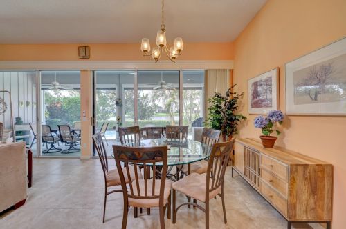 1553 Amherst Dr, Fort Pierce FL 34986-2413 exterior