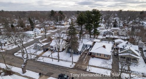 977 Southern Ave, Meskegon MI  49441-2236 exterior